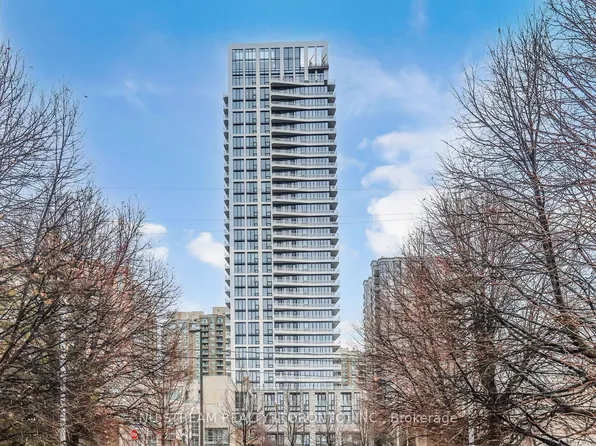 36 Olive Ave #613, Toronto, ON M2N 7E6