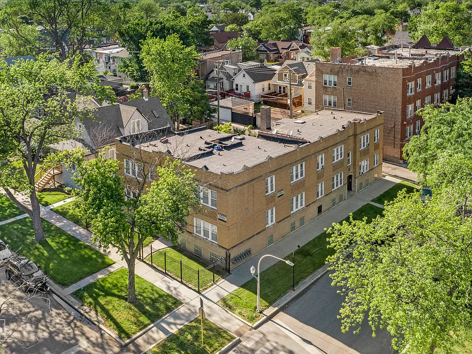 5800 W Iowa