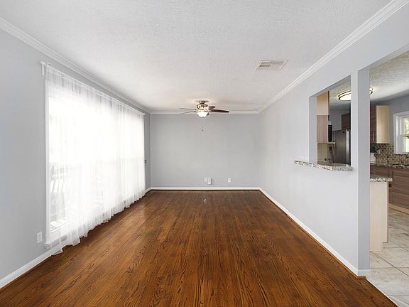 4th image of 8106 Montridge Dr