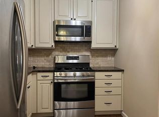 1213 Harbor Club Dr, Parlin, NJ 08859