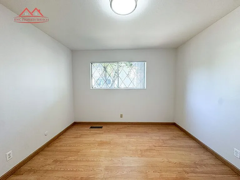 411 College Ave #A — Photo 11
