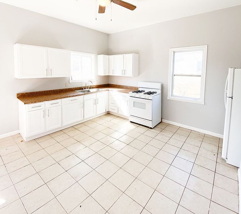 1st image of 148 E Cartwright Ave