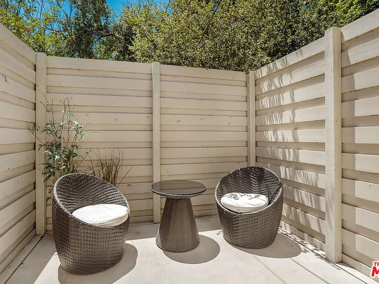 4734 Los Feliz Blvd — Photo 34