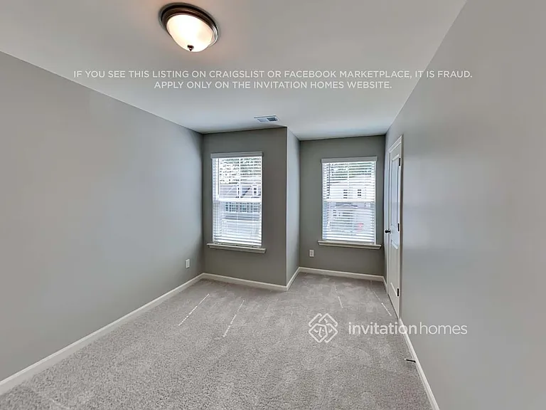 198 Webster Cir — Photo 12