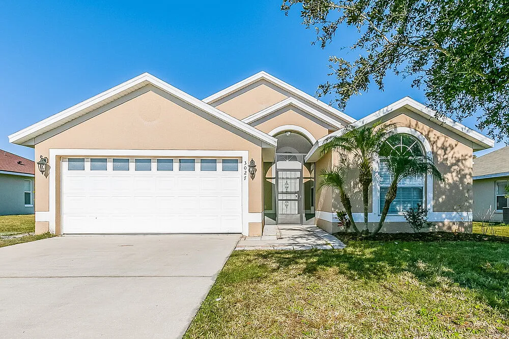 3 bed, 2.0 bath, 1694 sqft, $2,120 — Photo 1