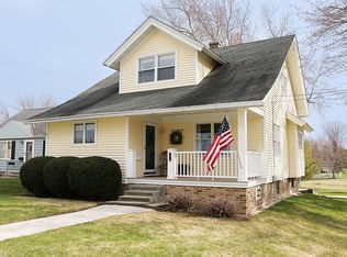 511 Leavens Ave, Sheboygan Falls, WI 53085