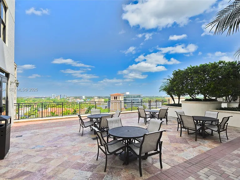 888 S Douglas Rd #910 — Photo 31