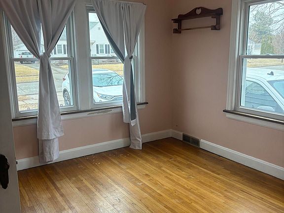 4th image of 2218 S 3rd St