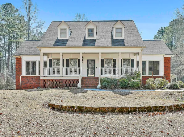 135 Kayla Dr, Fayetteville, GA 30215