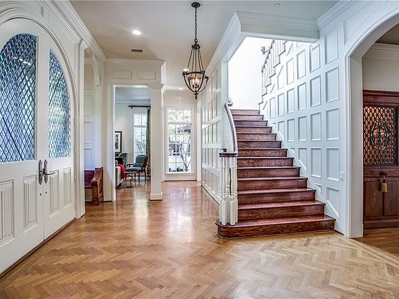 5th image of 6940 Oak Manor Dr