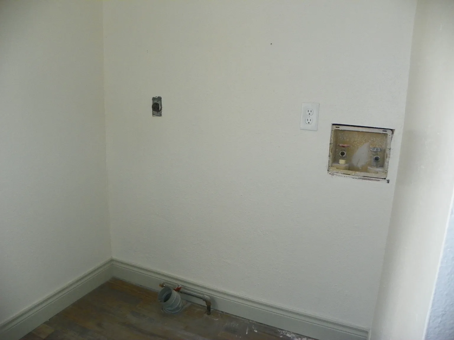 3521 East Laurel Street - 1 — Photo 2