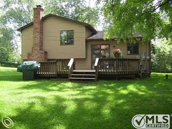 4th image of 7450 Glascott Ave