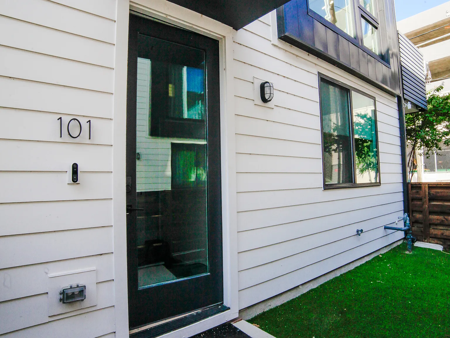 3 bed, 3.5 bath, 1797 sqft, $3,500 — Photo 1