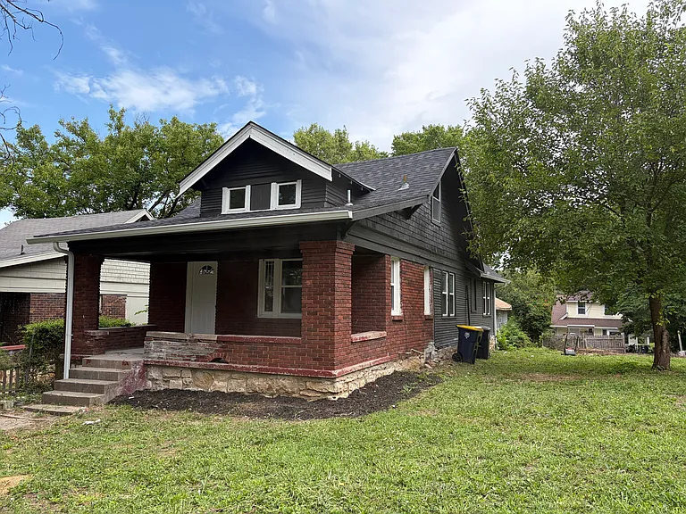 5215 Highland Ave — Photo 1