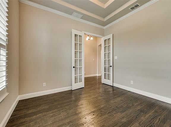 4th image of 600 Darian Dr