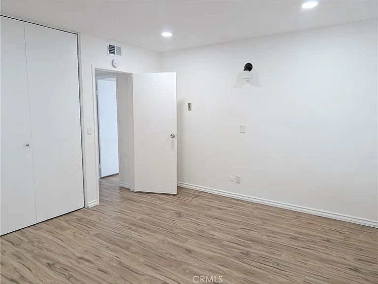 630 W Huntington Dr #103 — Photo 17