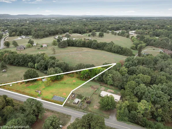 3017 N Adams Rd, Fayetteville, AR 72704