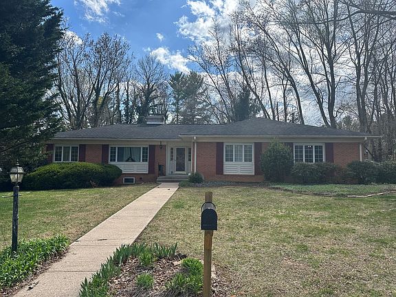 2nd image of 720 Circle Dr