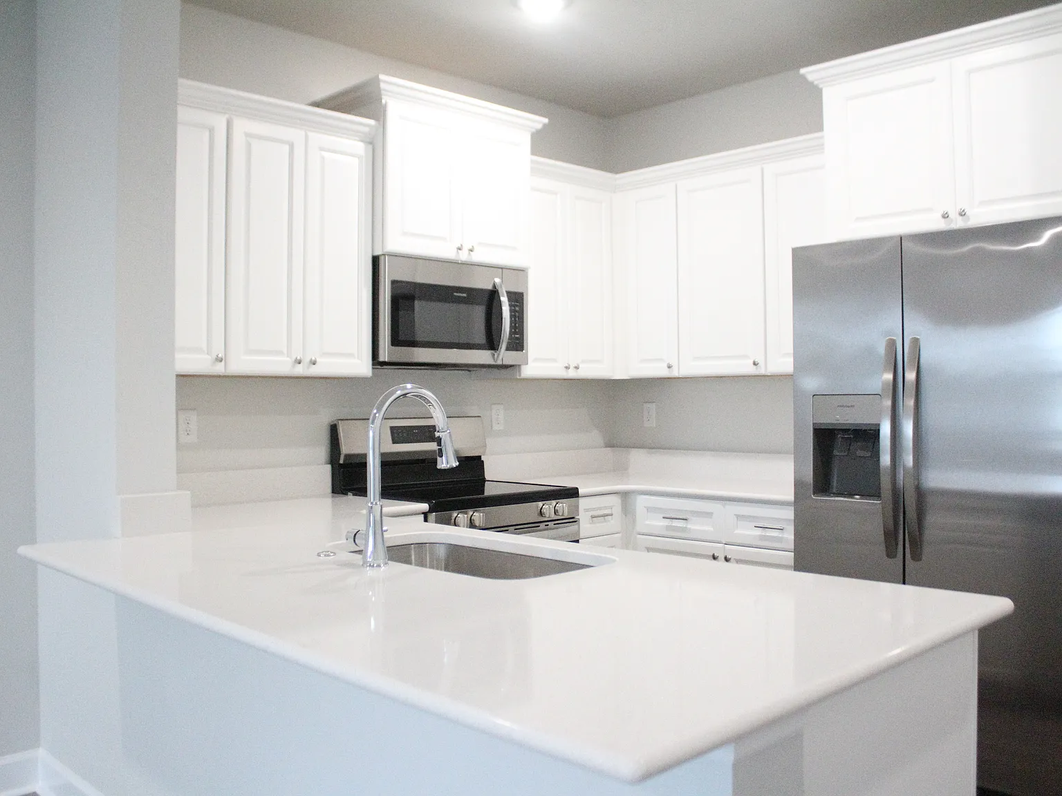 3 bed, 1047 sqft, $1,750 — Photo 3