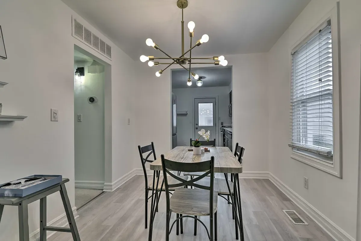 807 E Forteen Mile Rd — Photo 2