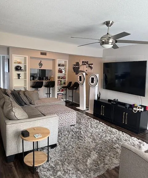 6111 Beverly Hill St #35 — Photo 4