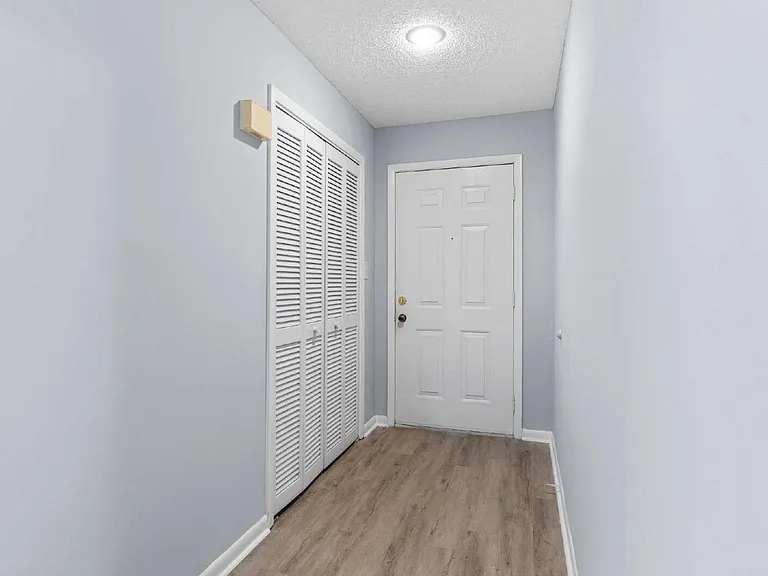 2953 SW 32nd Ave — Photo 7