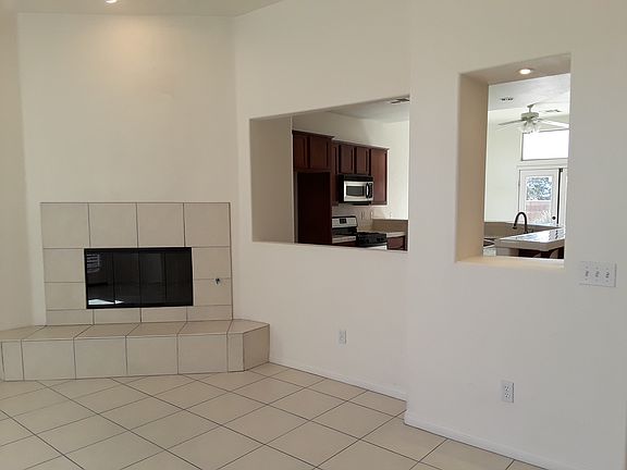 2nd image of 9425 Calle Del Diablo