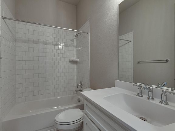 The Parkhill B Full Bath