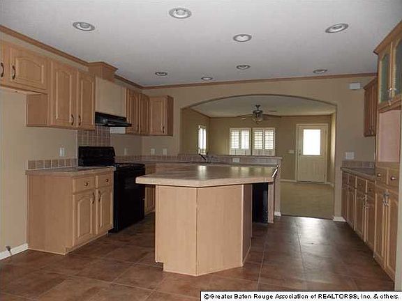 2nd image of 9425 Deer Trail Ave