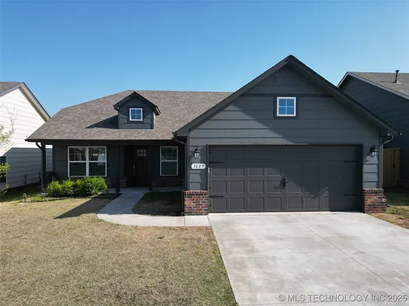 3609 E Trenton St, Broken Arrow, OK 74014