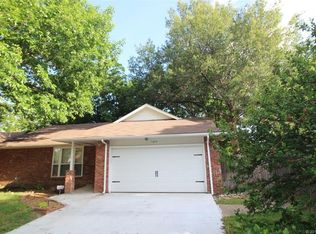 11812 E 40th St S, Tulsa, OK 74146