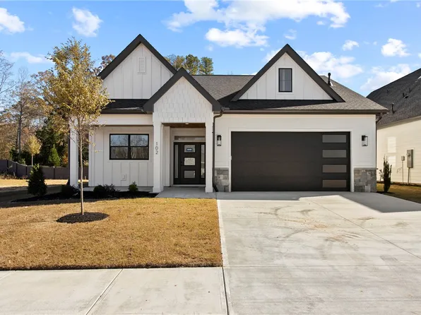 102 Wickers Ln, Clemson, SC 29631