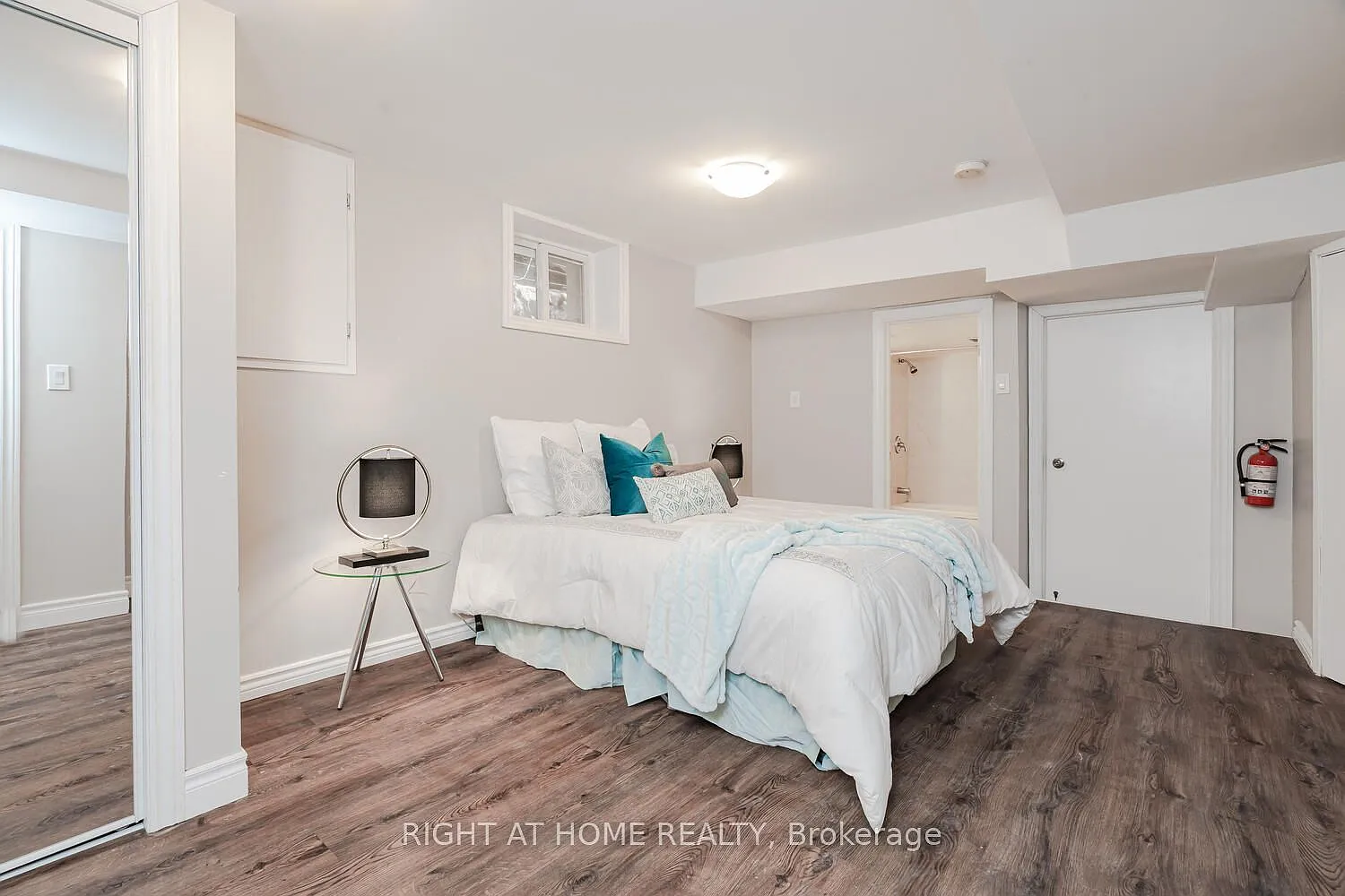 1 bed, $2,100 — Photo 4