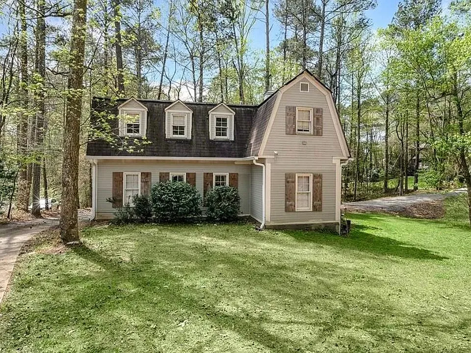Waverly Hall Cir