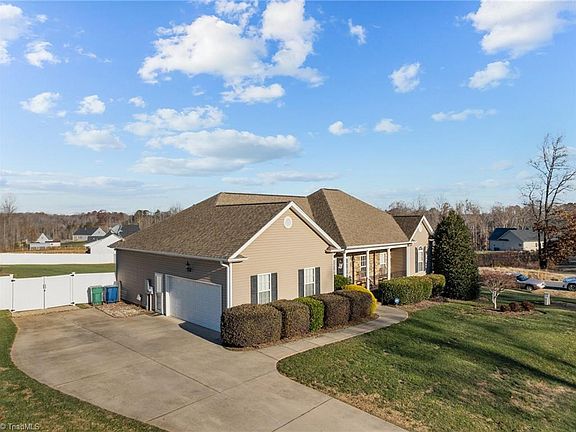 2nd image of 396 River Run Dr