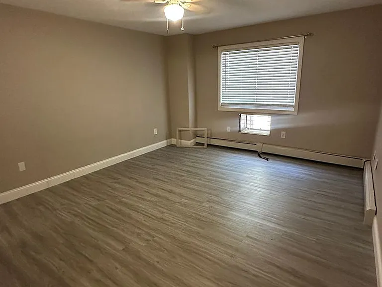 283-435 Oaklawn Ave #116 — Photo 6