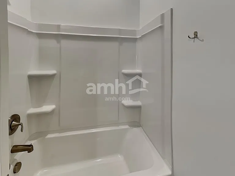 1077 Broyles Xing — Photo 14