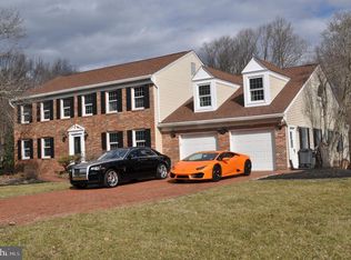 2749 Hill Rd, Vienna, VA 22181