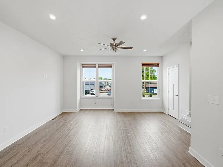 9 Wentworth Ln — Photo 22