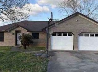 7210 Mikes St, Wallis, TX 77485