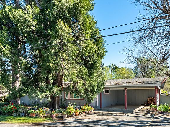 2nd image of 3081 Henderson Rd