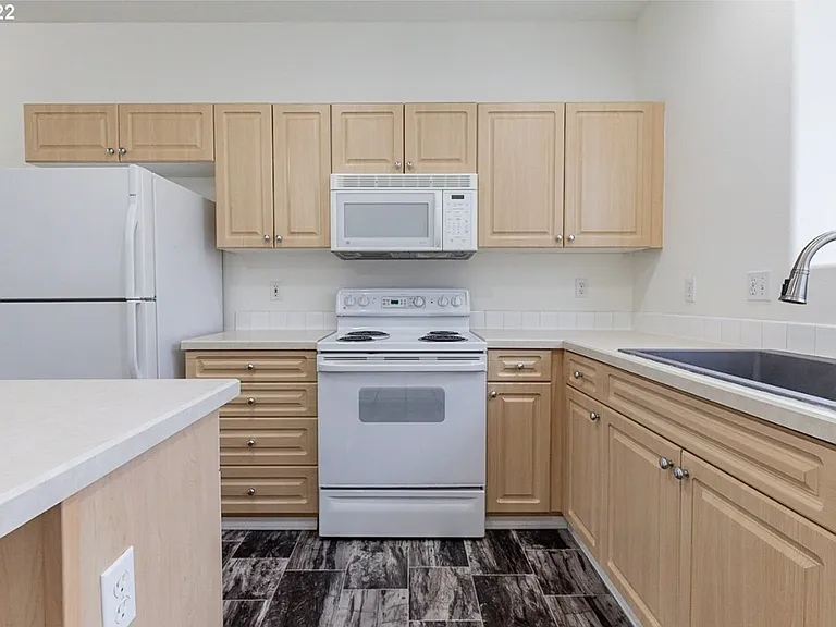 15598 SW Black Quartz St — Photo 2