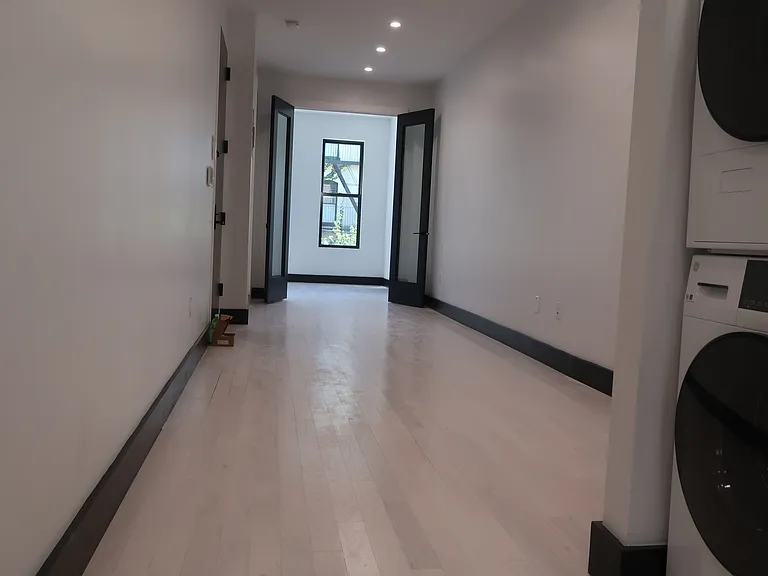 314 Harman St #2R — Photo 2