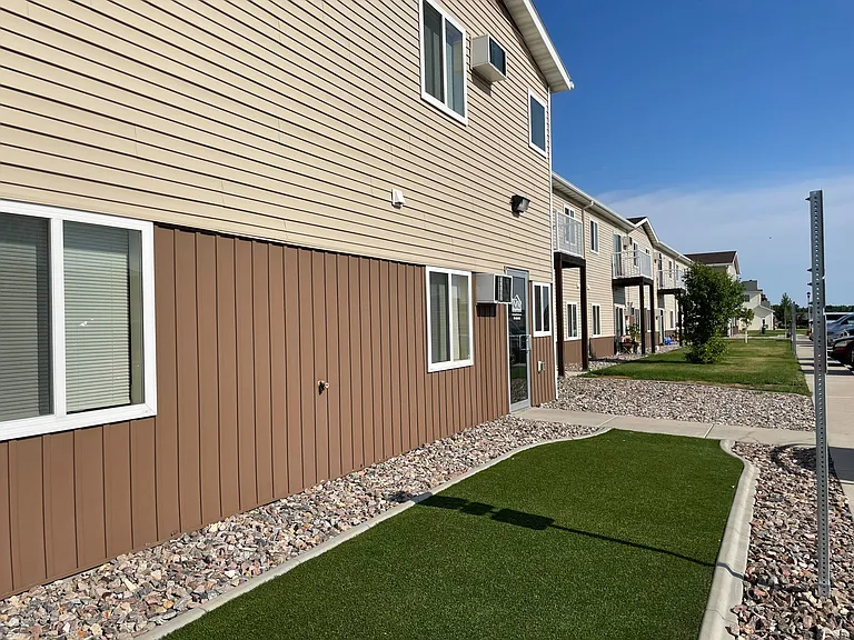 Paramount at the Bluffs Apartments — Photo 8