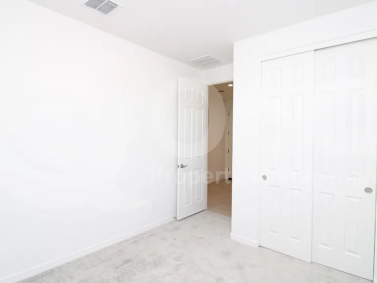 15711 W Monroe St — Photo 10