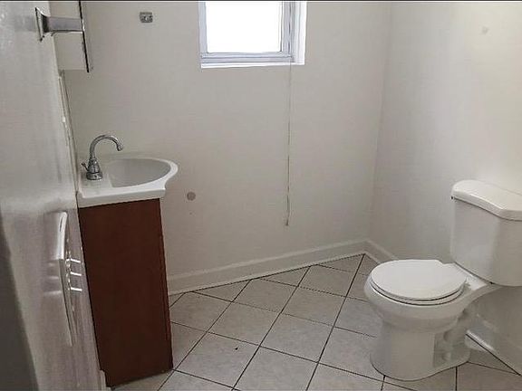 5th image of 1715 N Francisco Ave APT 3