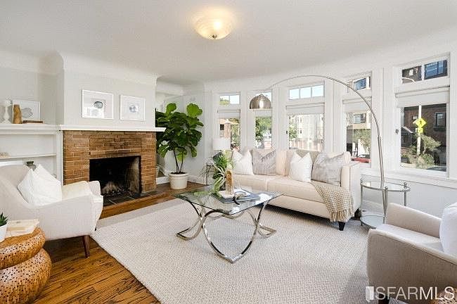 1st image of 1051 Ashbury St