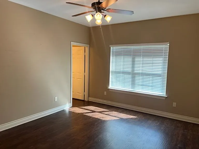 3920 Mobley Ln — Photo 11