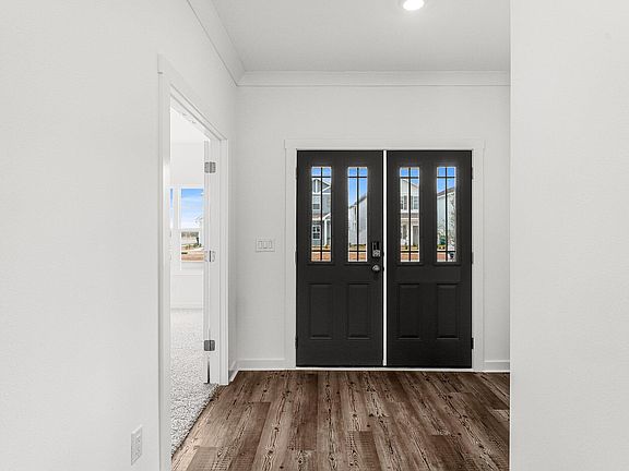 4th image of 379 Arrowwood Blvd