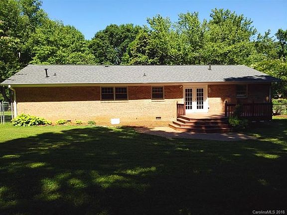 5th image of 2120 Linda St